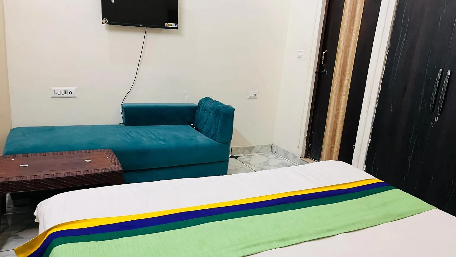 Hotel Homestay G B Palace A C Rooms Family Homestay Agra Agra