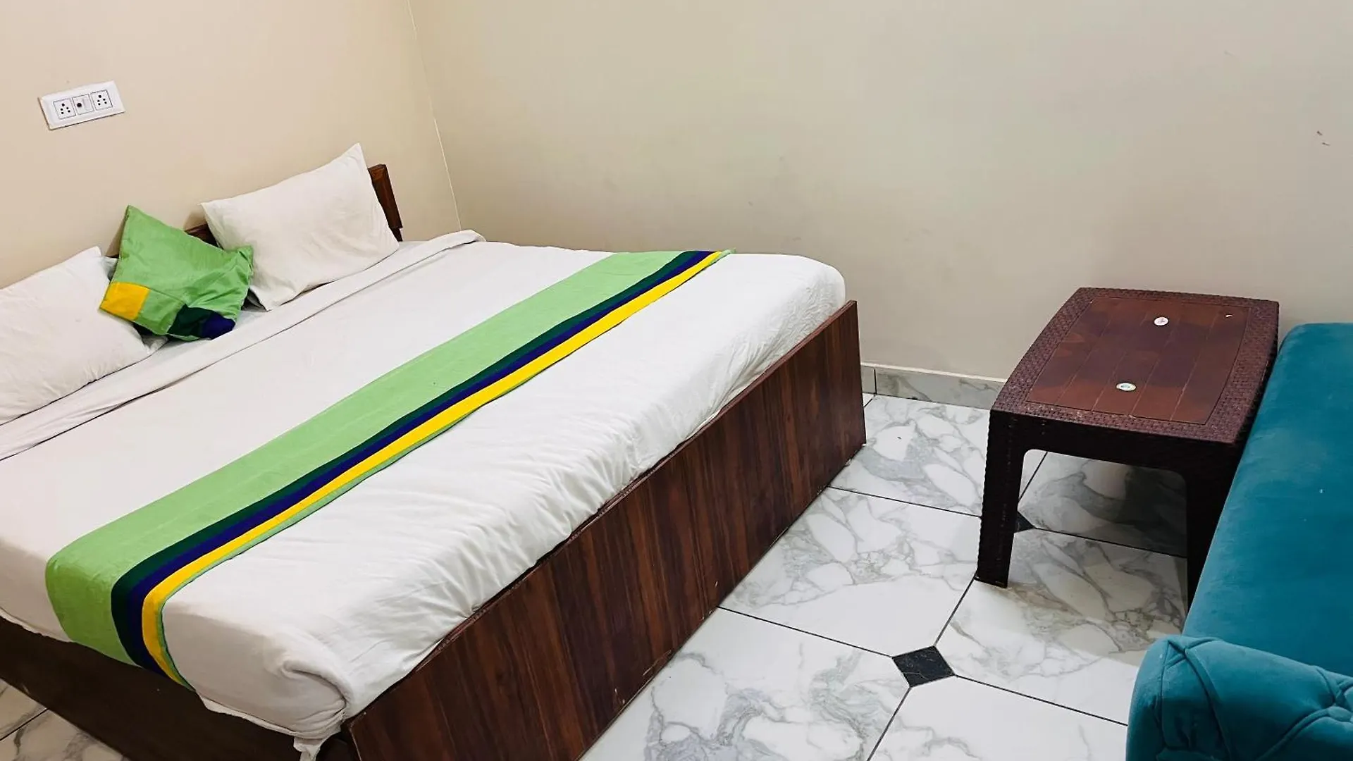 Hotel Homestay G B Palace A C Rooms Family Homestay Agra Agra