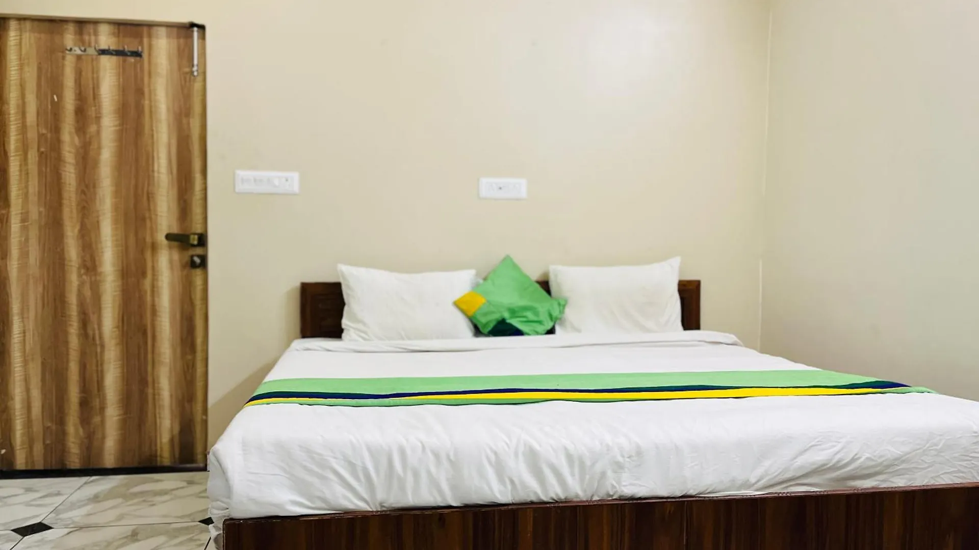 Homestay G B Palace A C Rooms Family Homestay Agra Agra  3*, Agra (Uttar Pradesh)