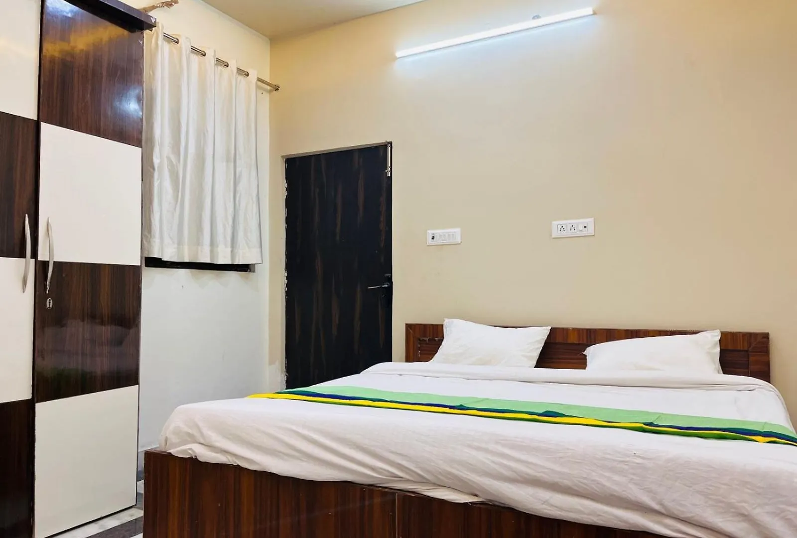 Hotel Homestay G B Palace A C Rooms Family Homestay Agra Agra