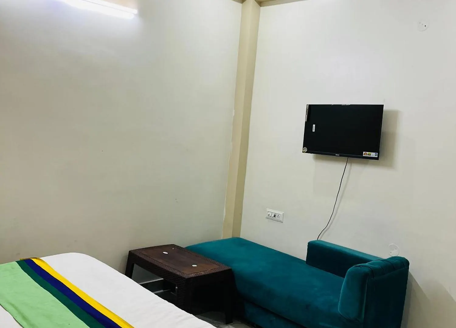 Hotel Homestay G B Palace A C Rooms Family Homestay Agra Agra